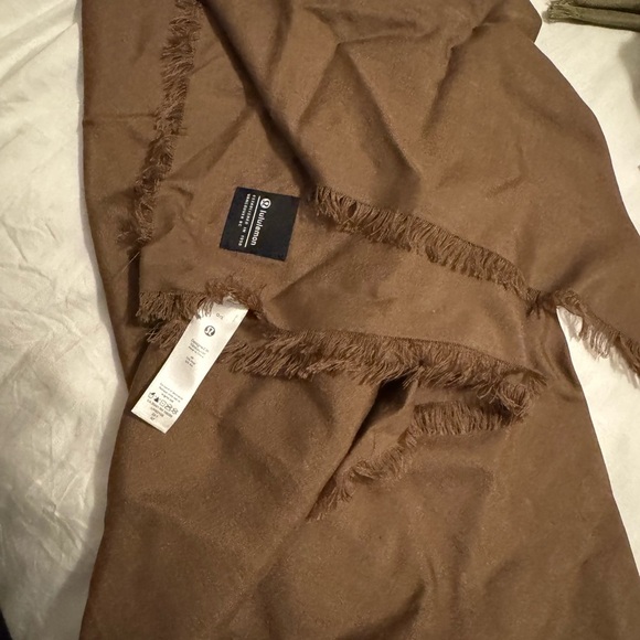 Lululemon Athletica Brown Wool Scarf - Picture 4 of 4